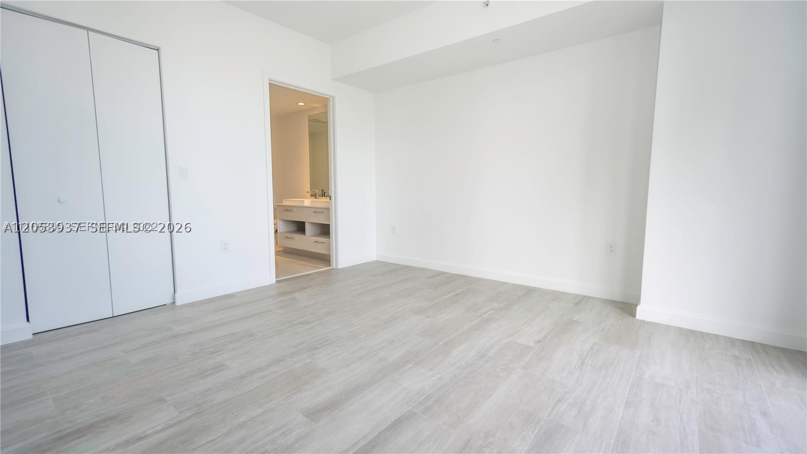 45 SW 9th St #3303 Miami, FL 33130