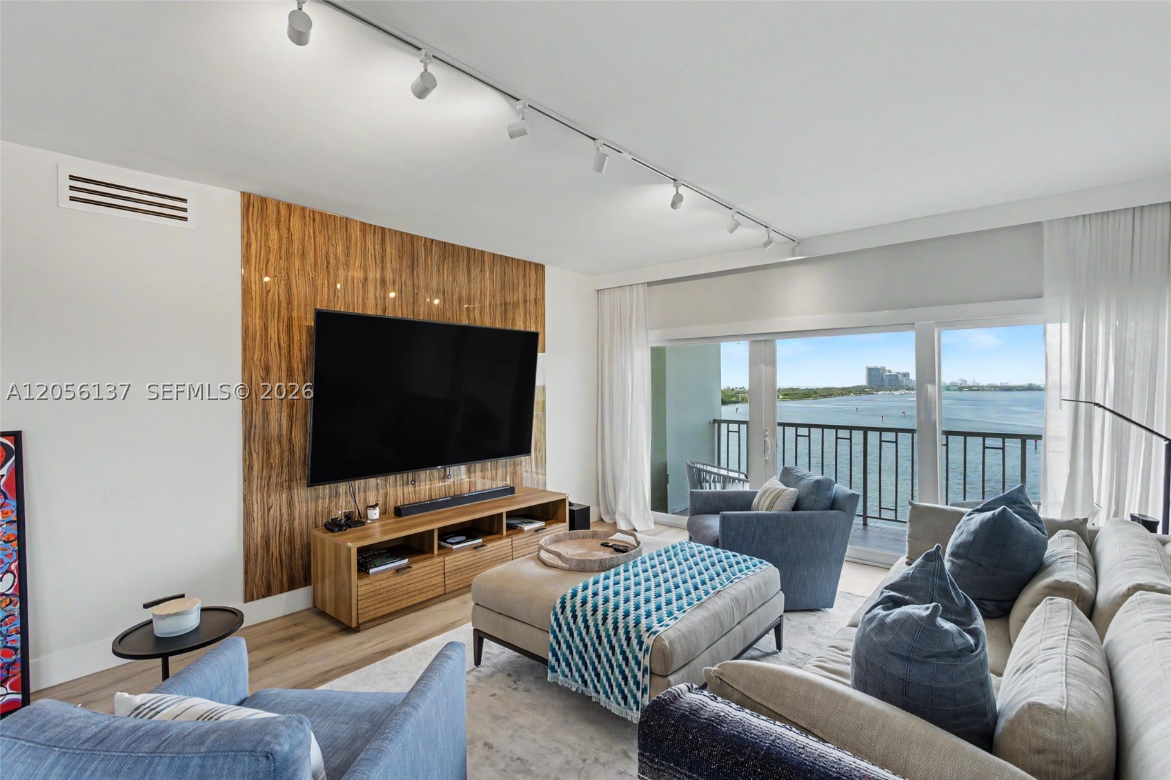 image Arlen House West12