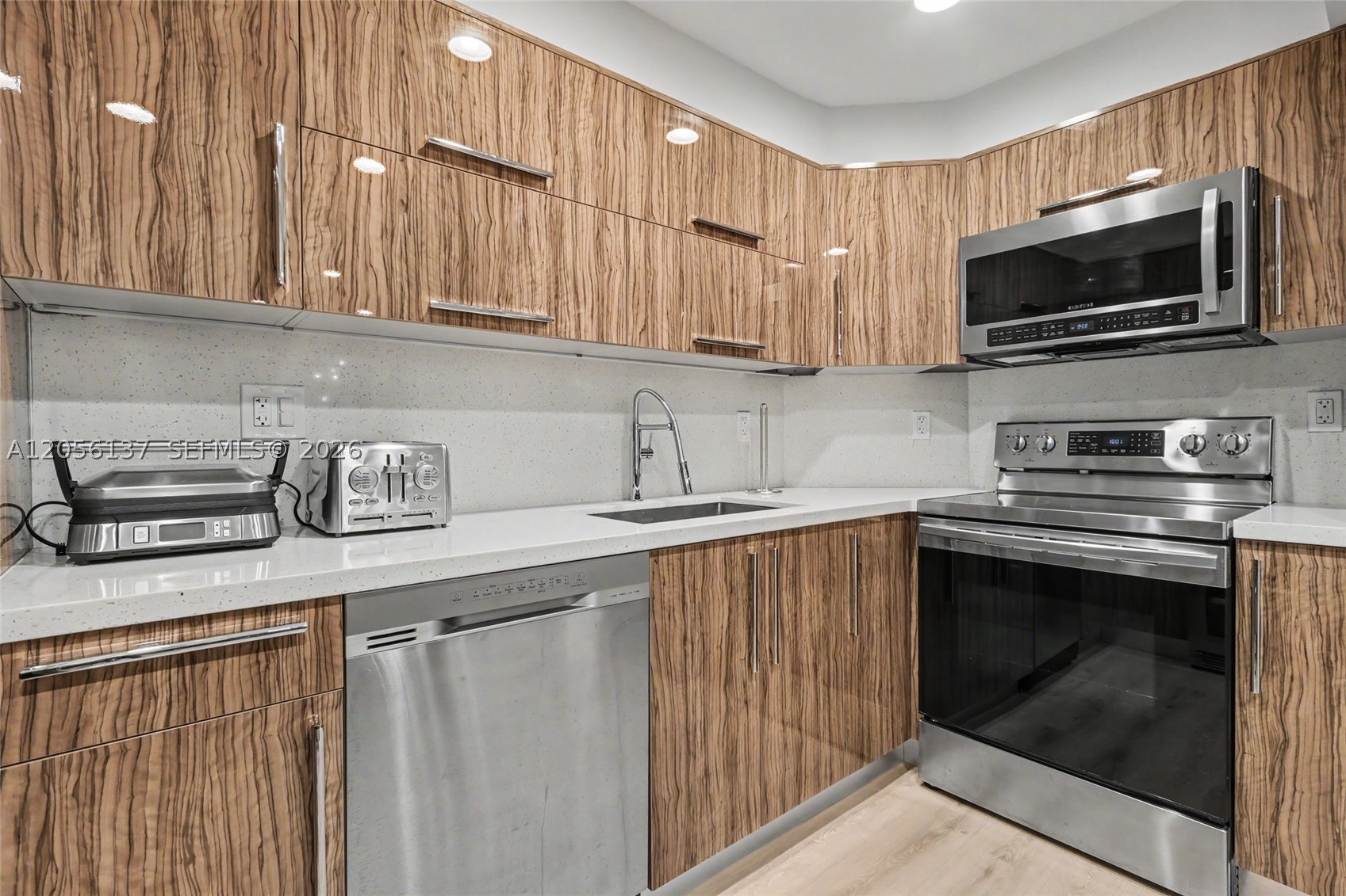 image Arlen House West24