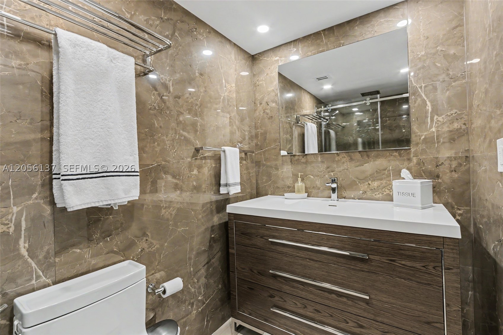 image Arlen House West25