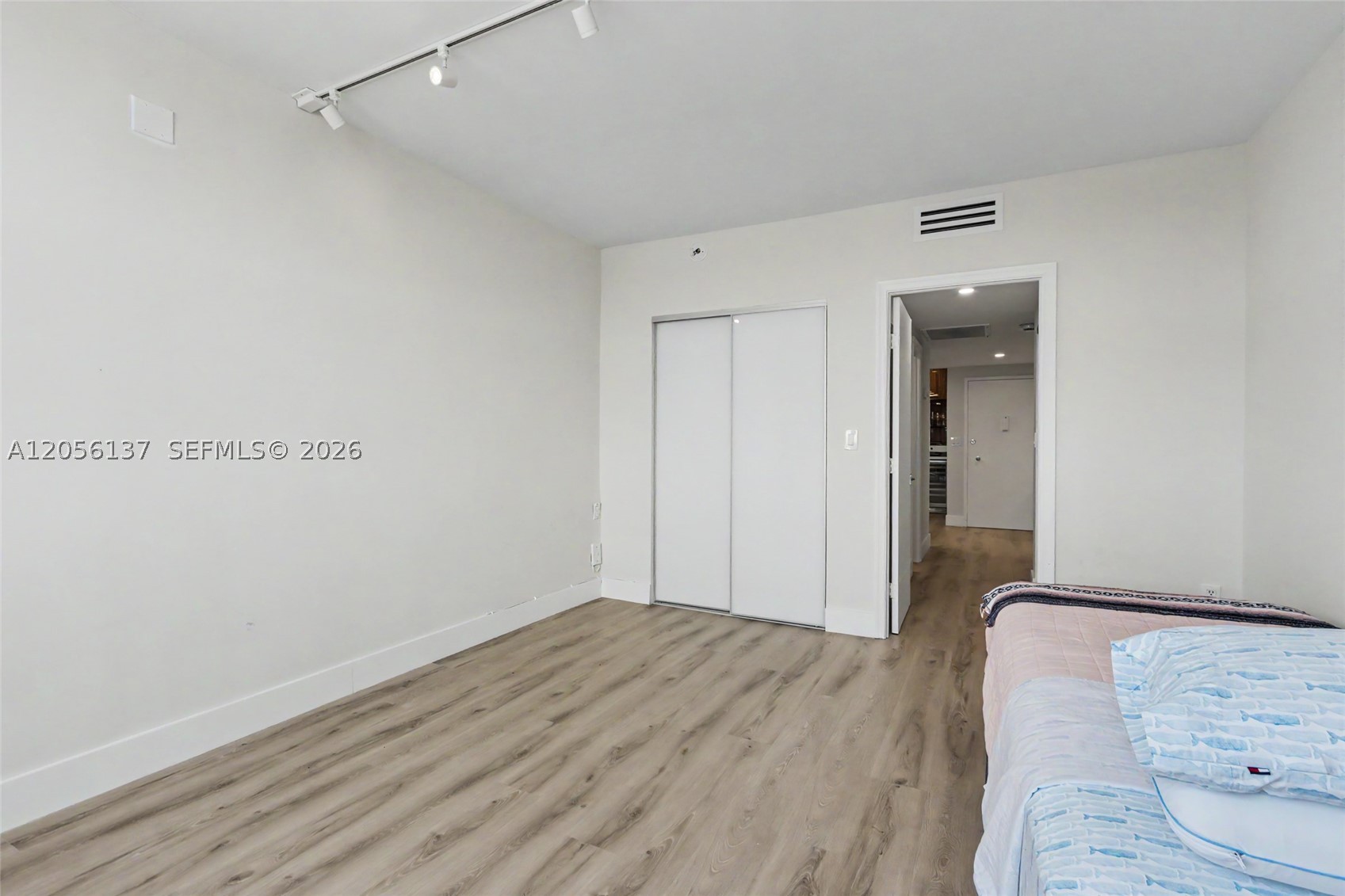 image Arlen House West30