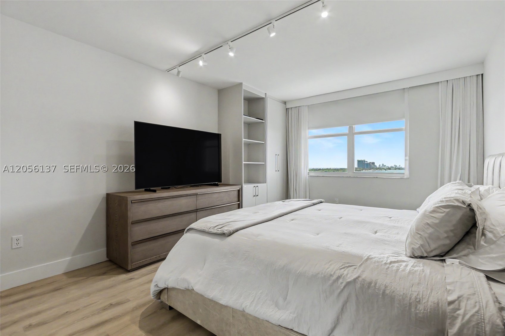 image Arlen House West32