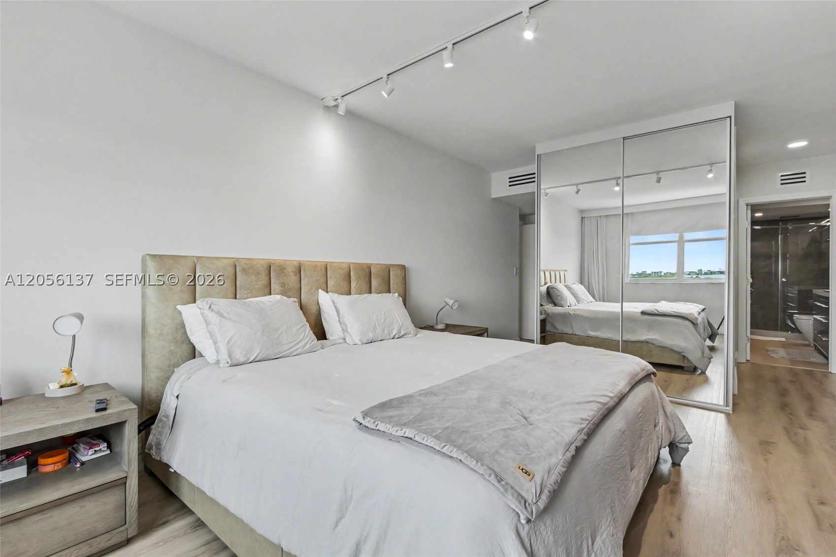 image Arlen House West35