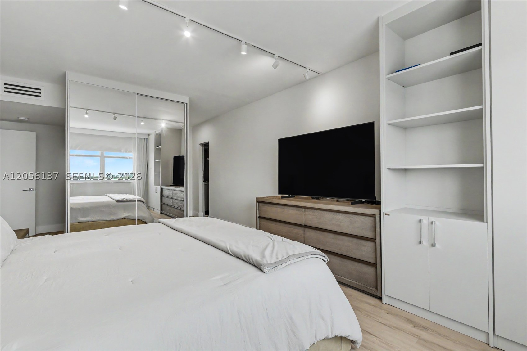 image Arlen House West36