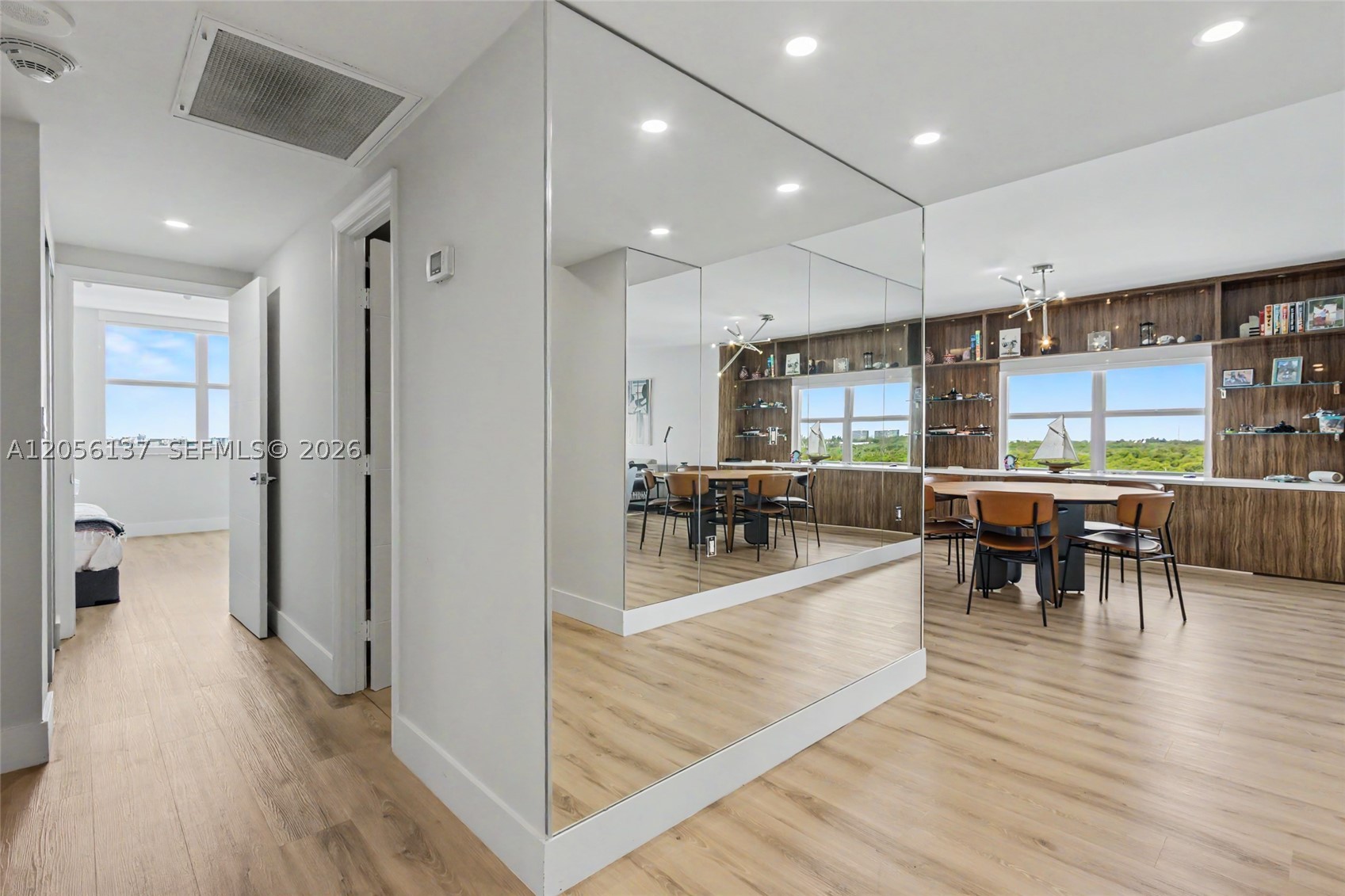 image Arlen House West6