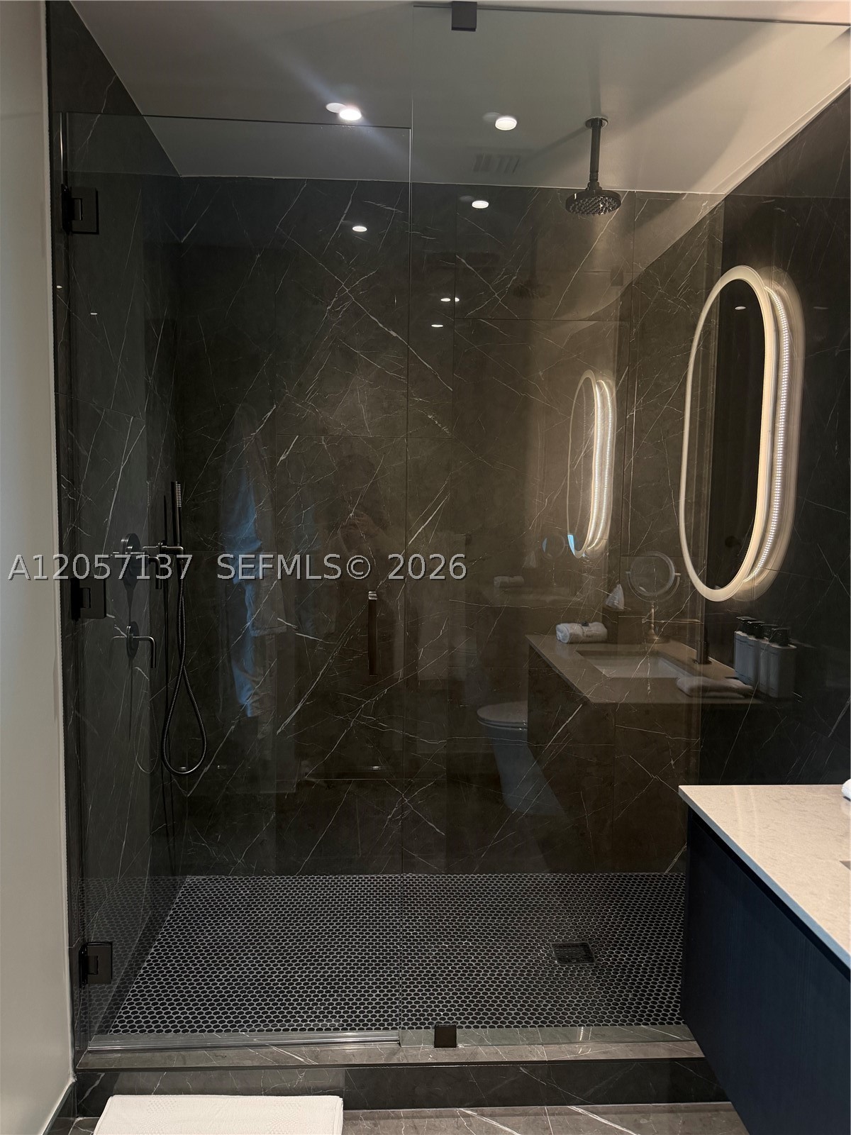 image E11EVEN Hotel & Residences5