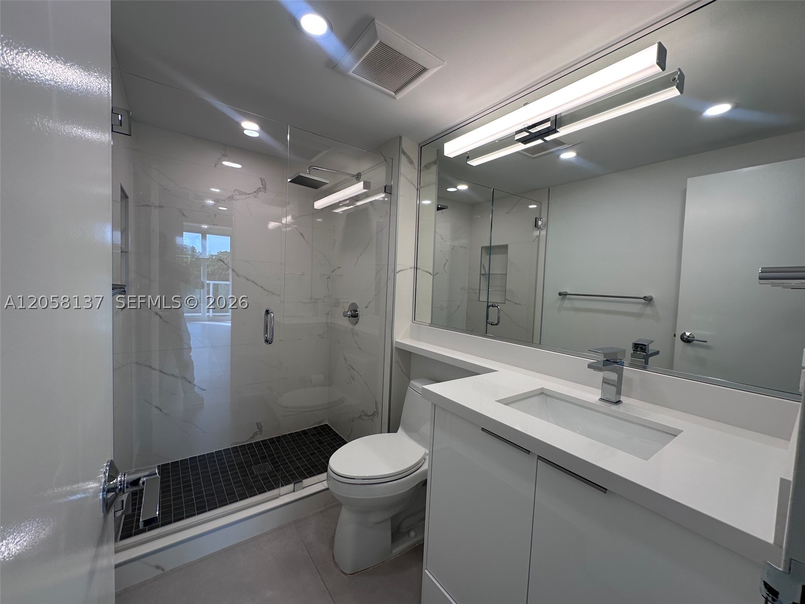 image Arlen House East9