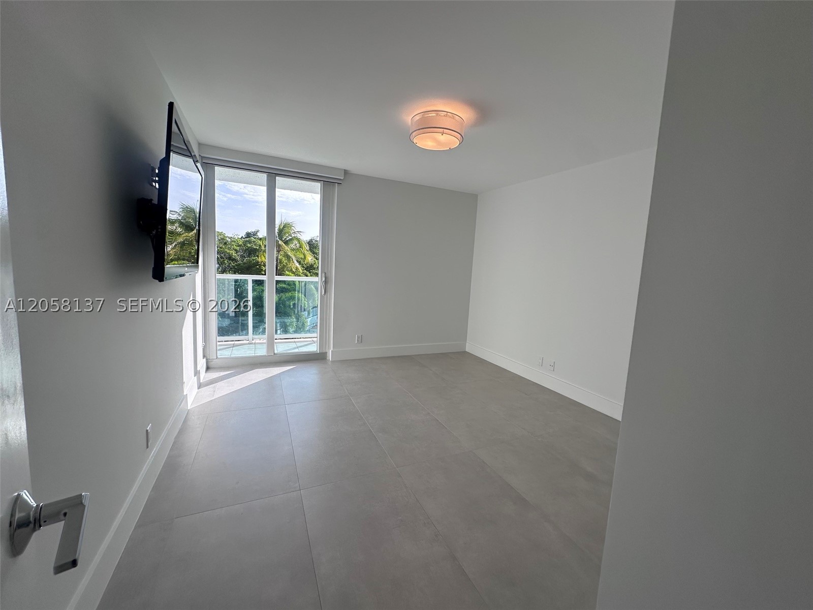 image Arlen House East11