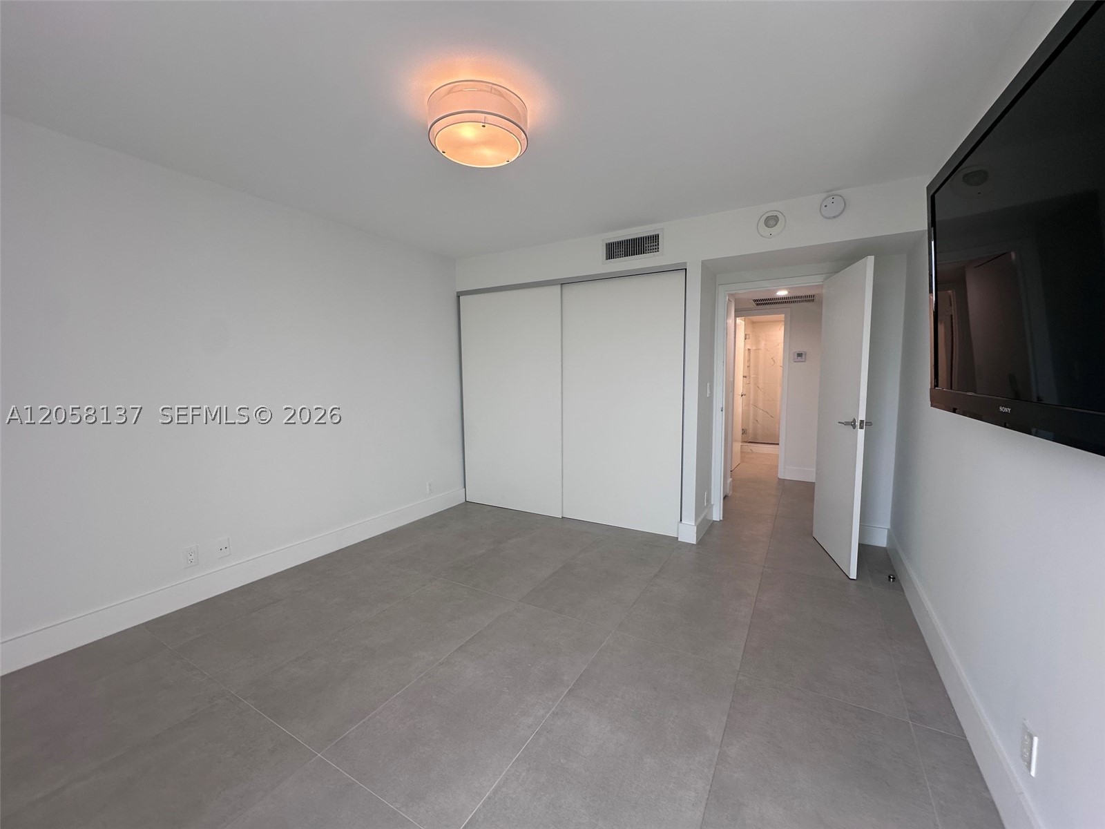image Arlen House East12