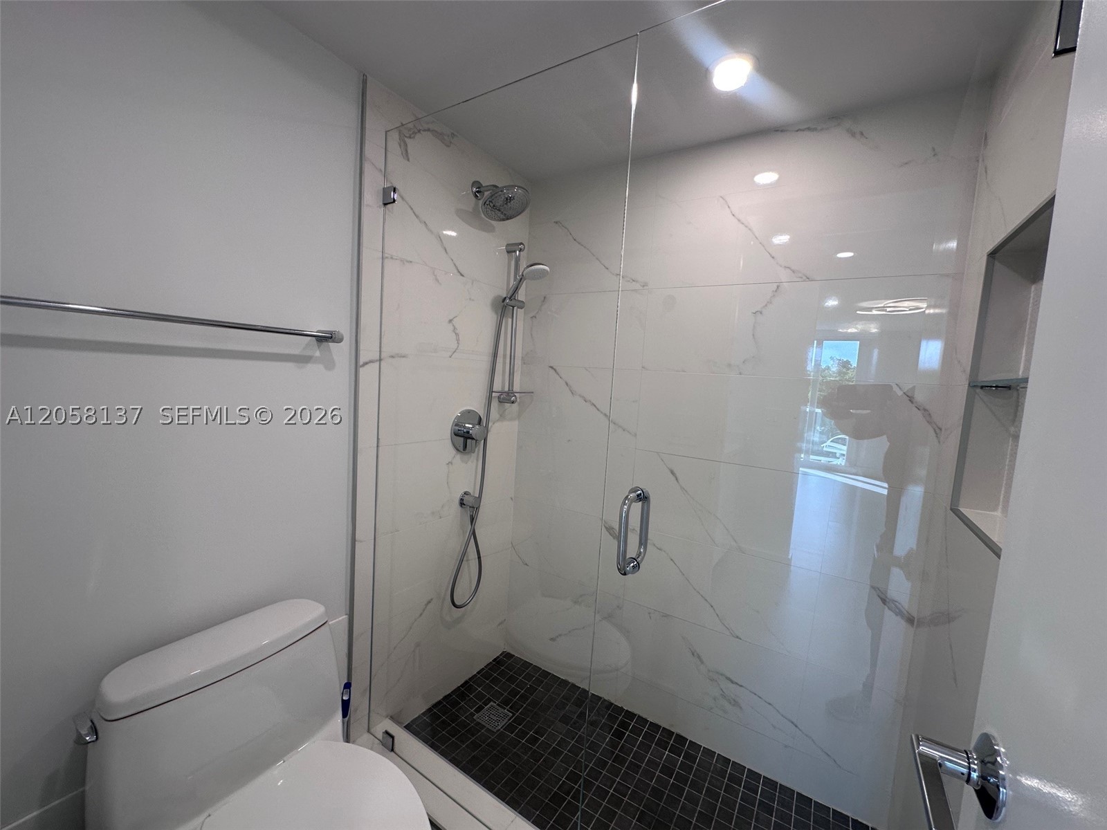 image Arlen House East15