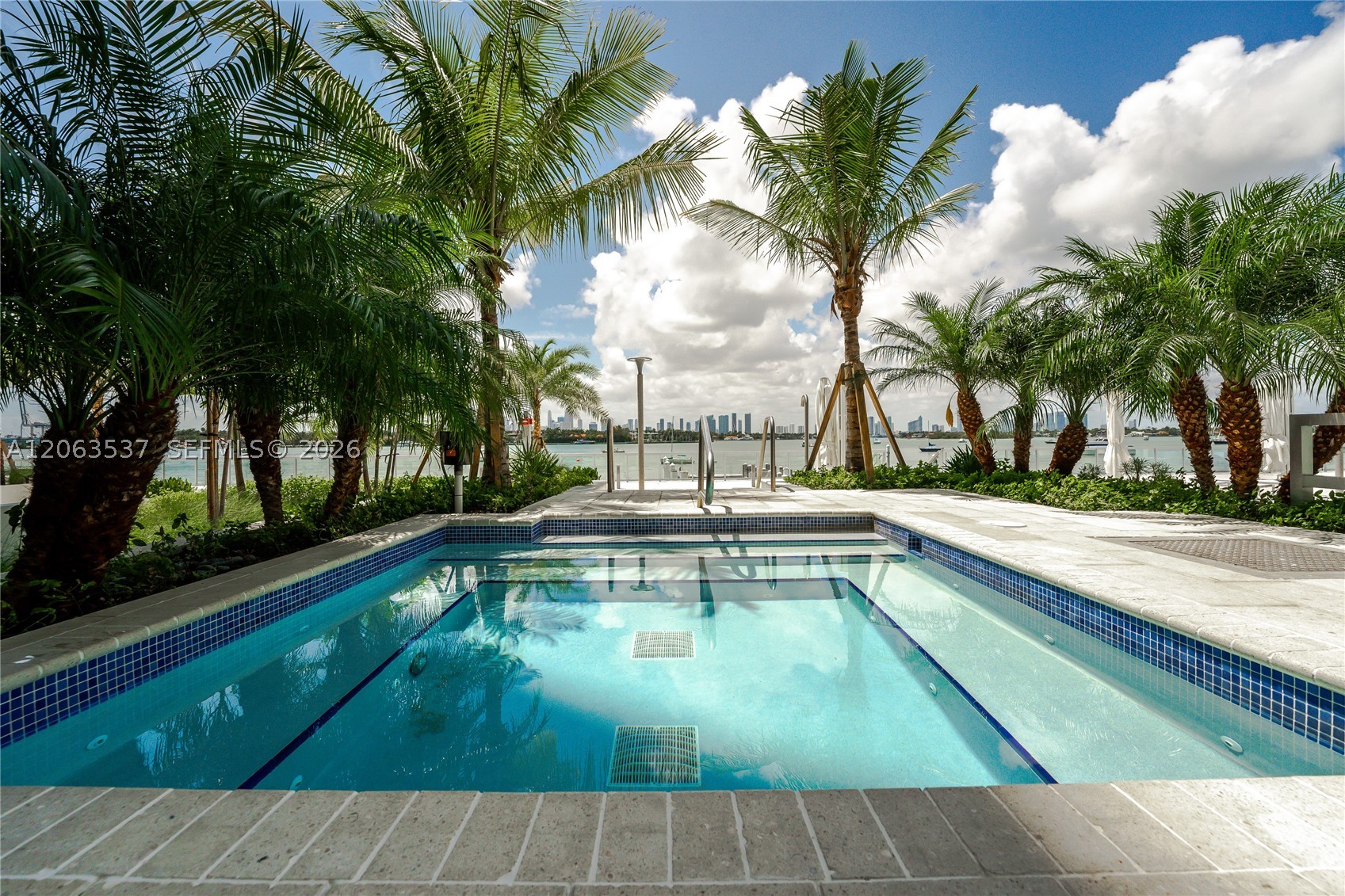 1000 West Ave #501