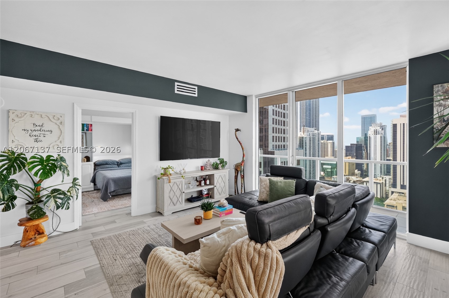 image 500 Brickell West9