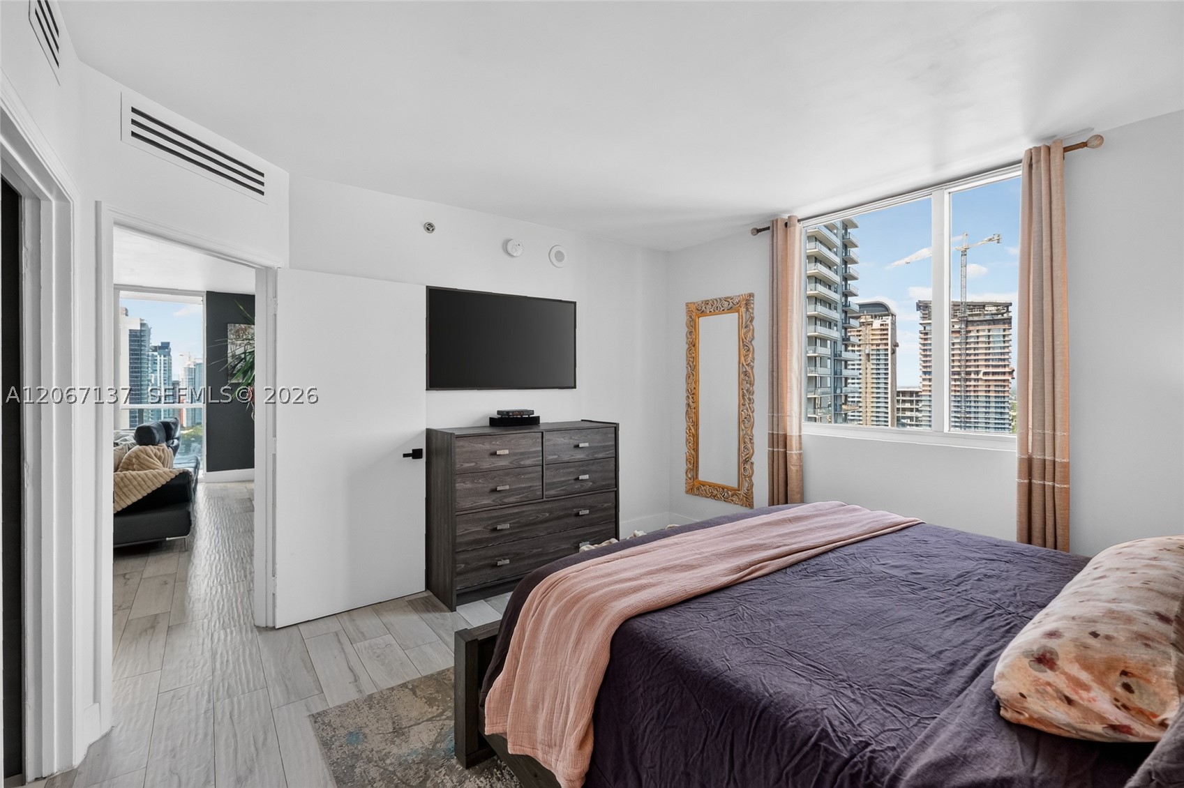 image 500 Brickell West19