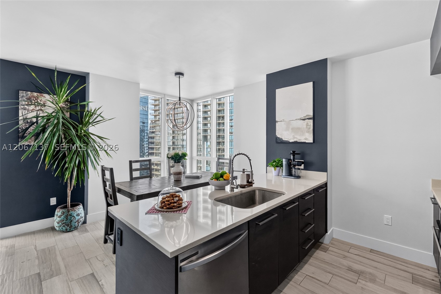 image 500 Brickell West5