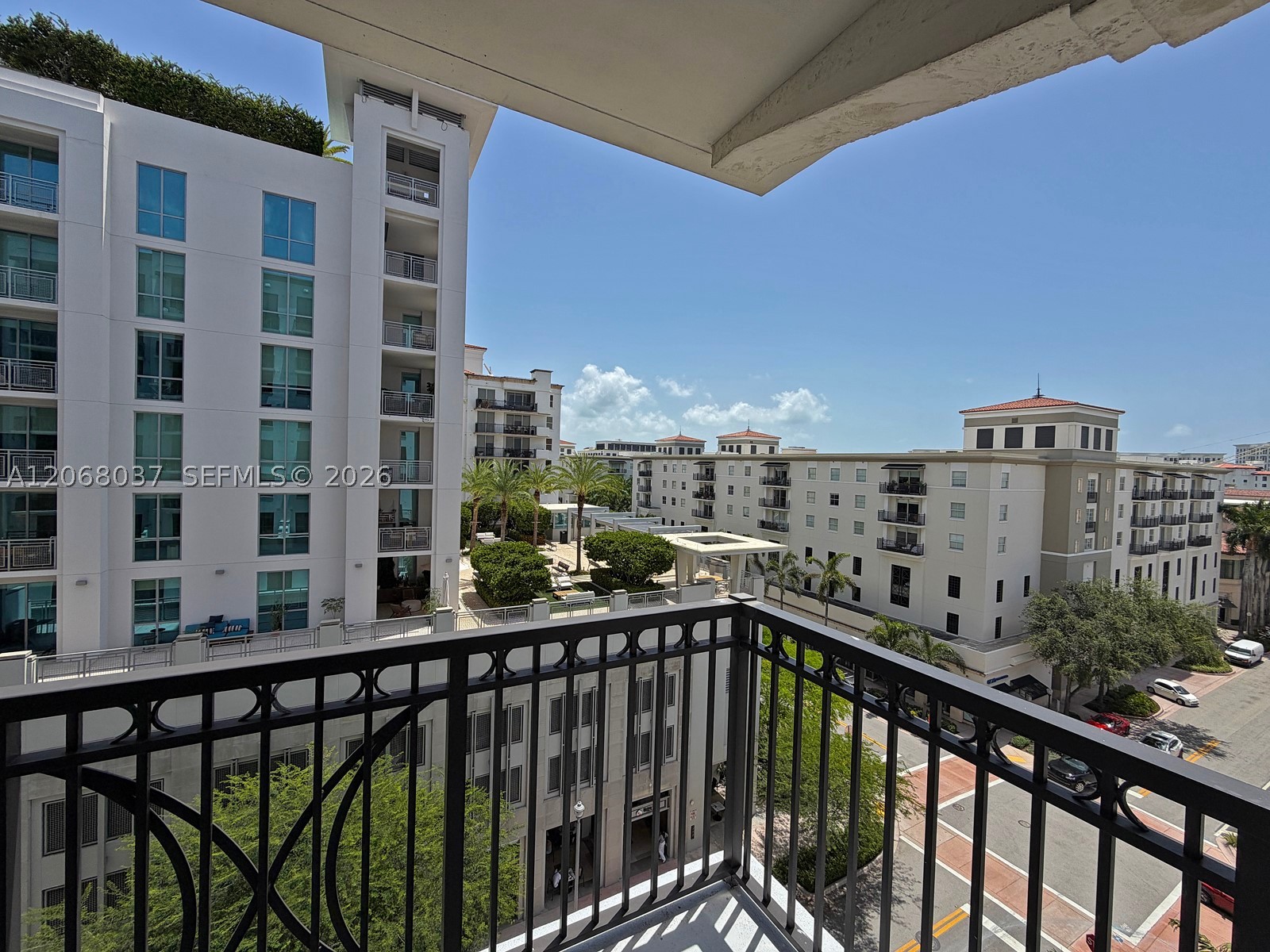 301 Altara Ave #609 Coral Gables, FL 33146
