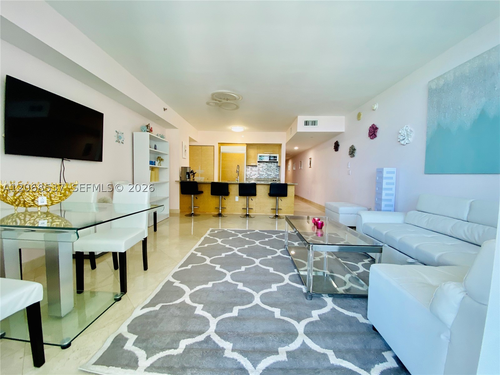 image Beach Club 210