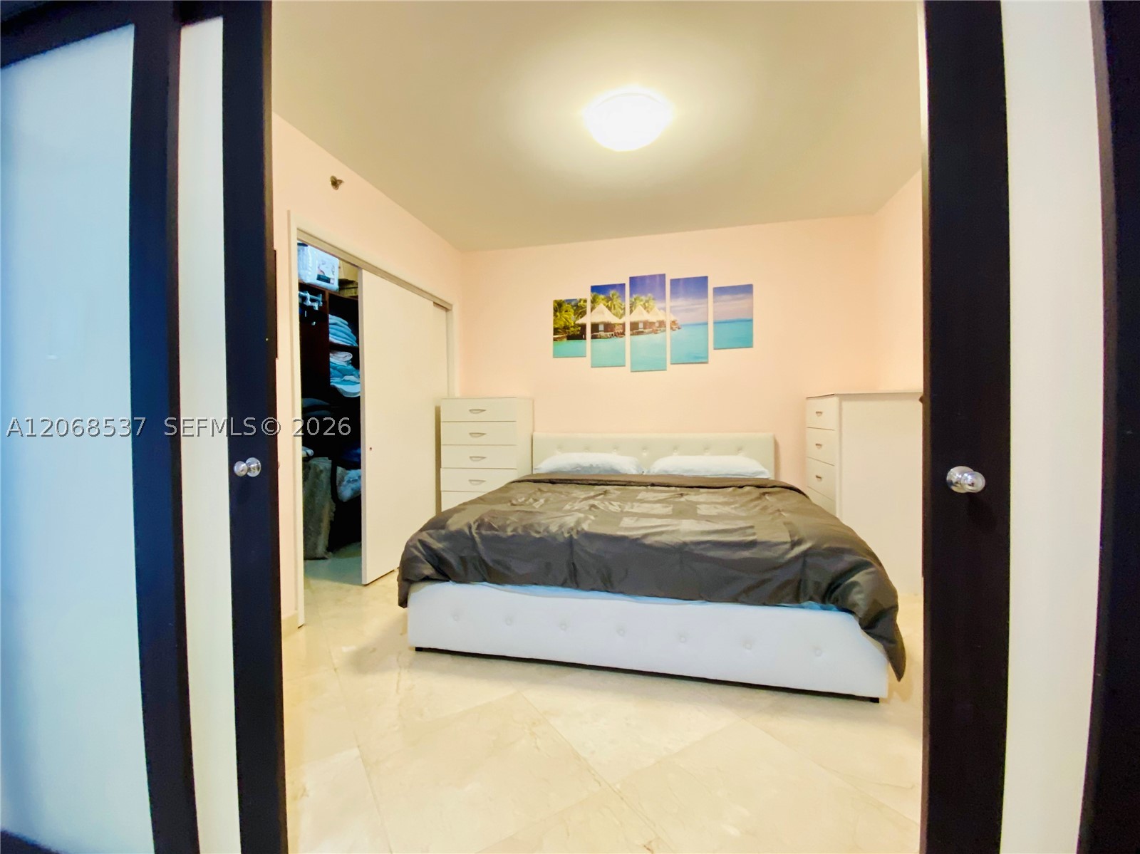 image Beach Club 215