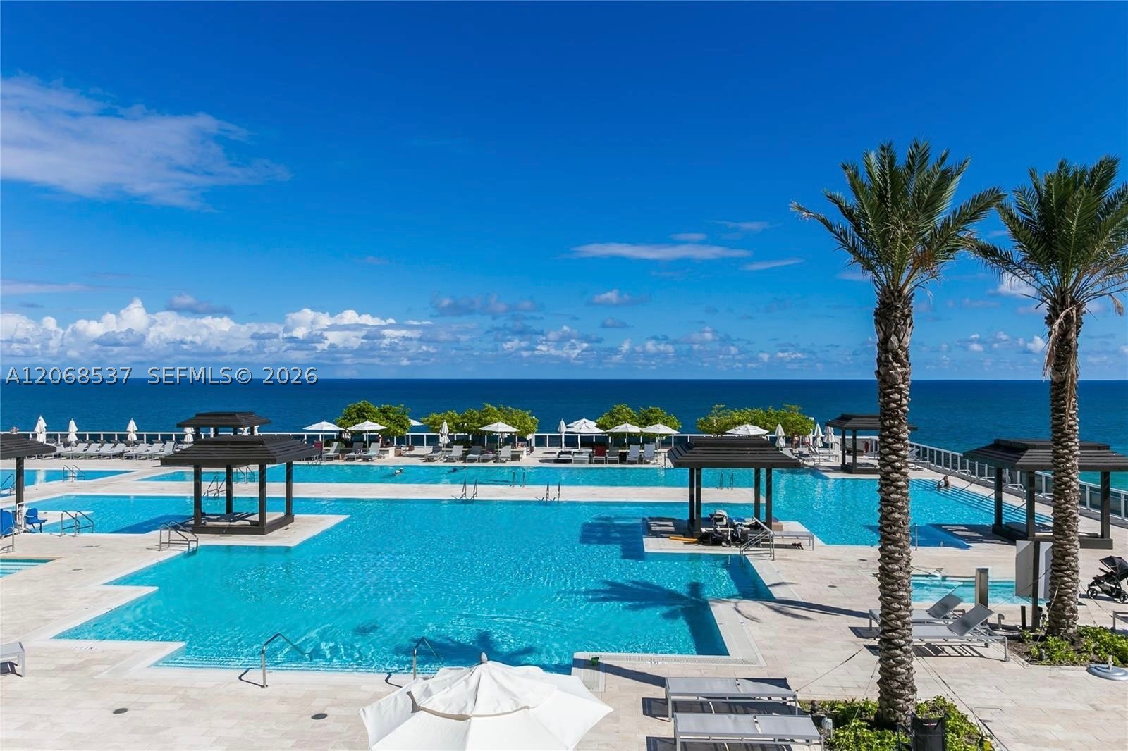 image Beach Club 220