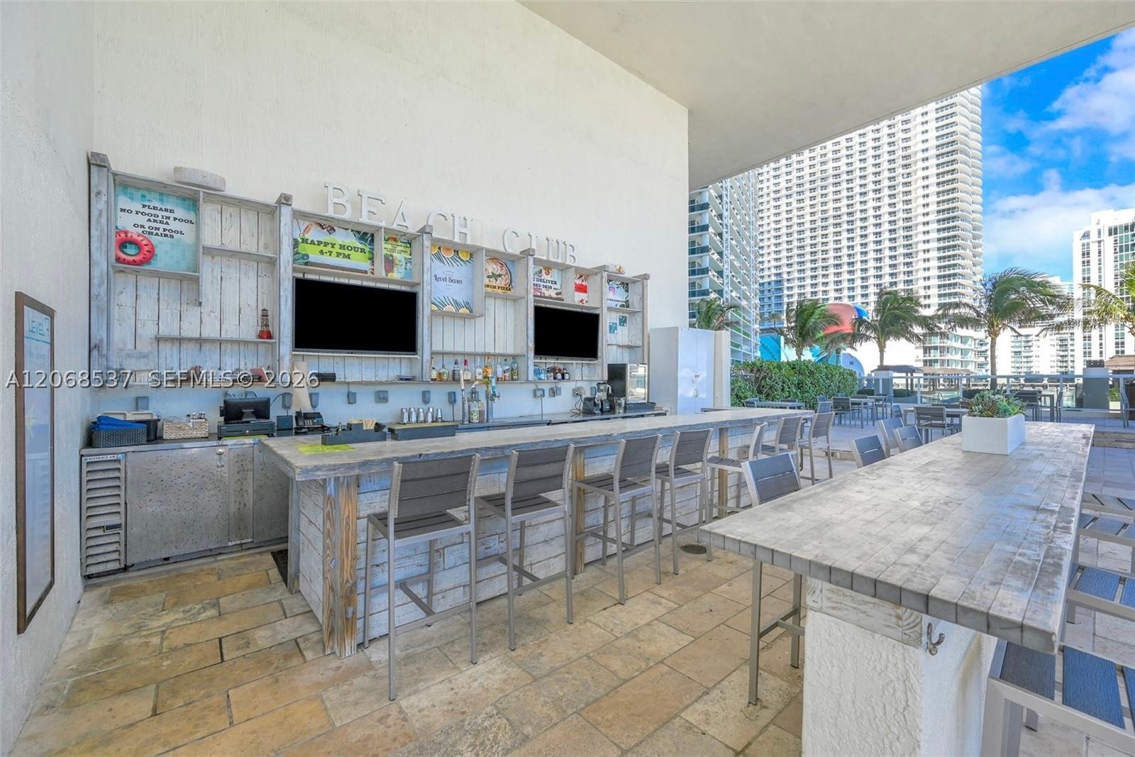 image Beach Club 238