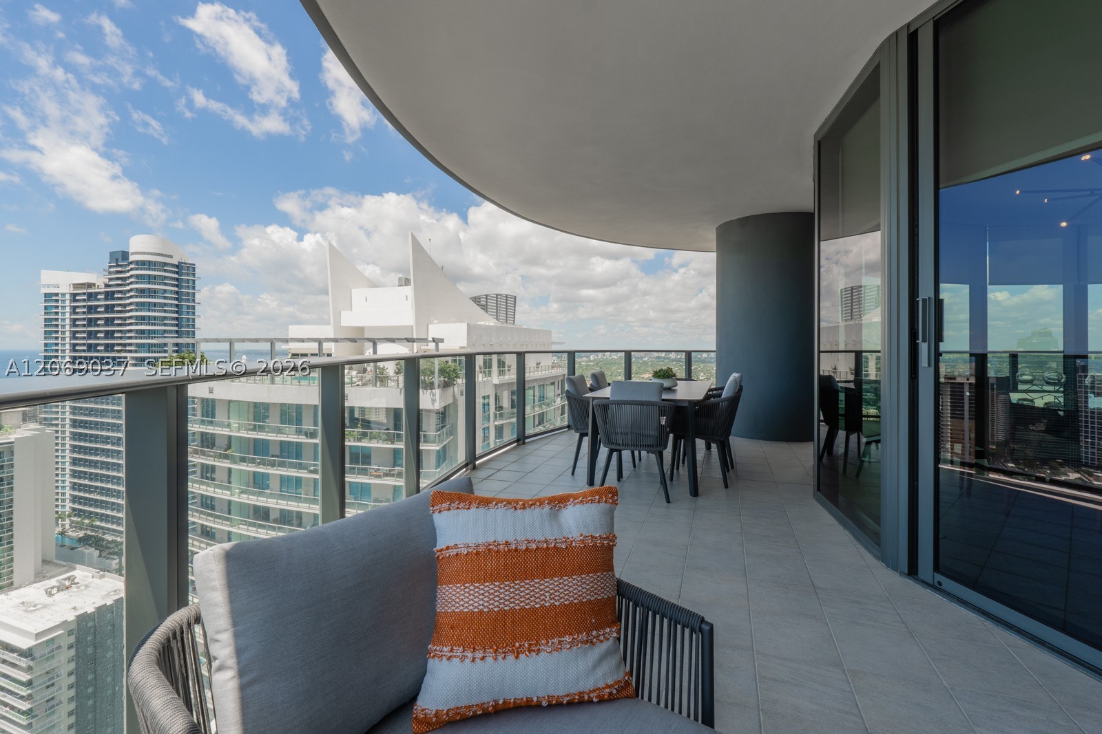 image Brickell Flatiron14