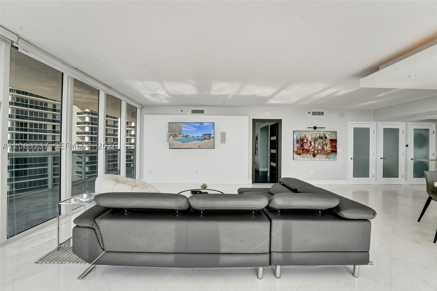 image Beach Club 217