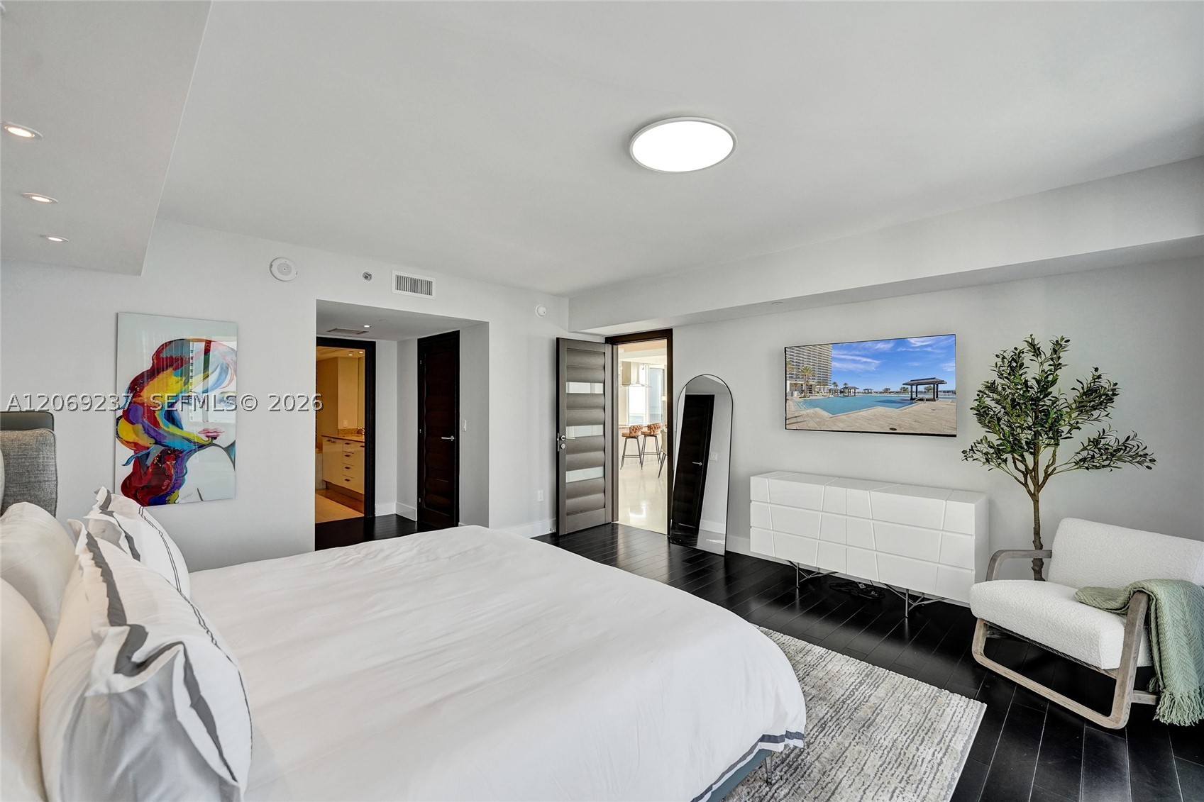 image Beach Club 226