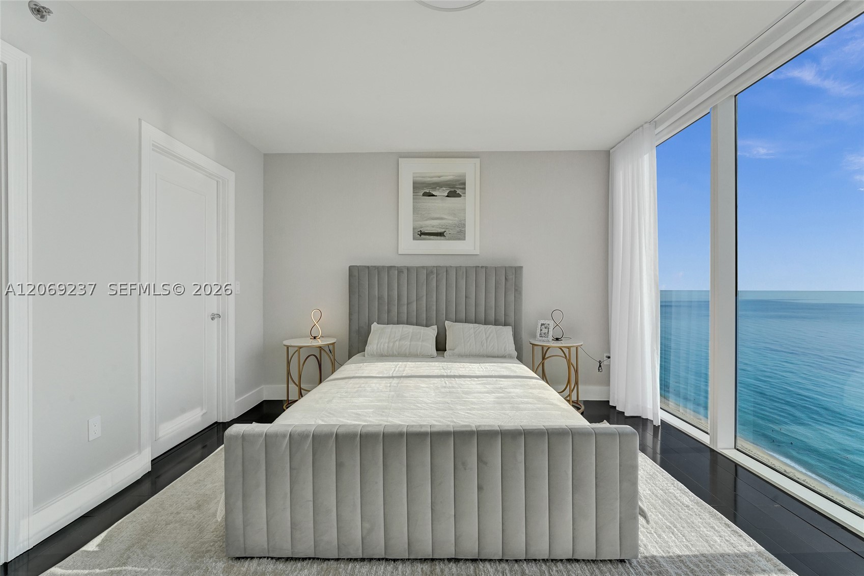 image Beach Club 242