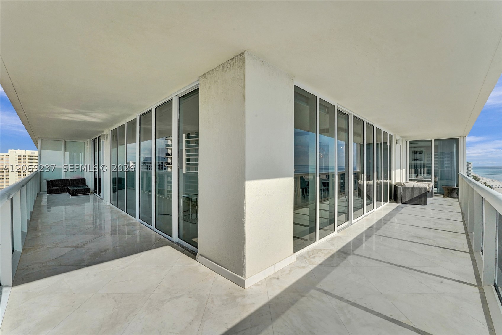 image Beach Club 253