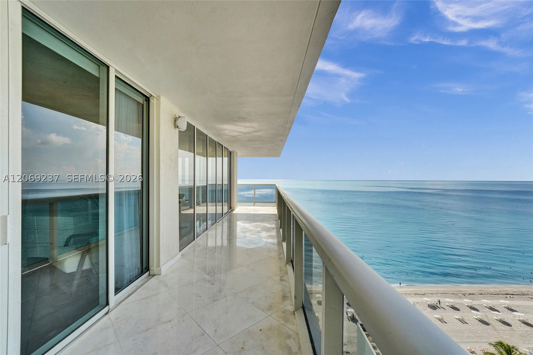 image Beach Club 256