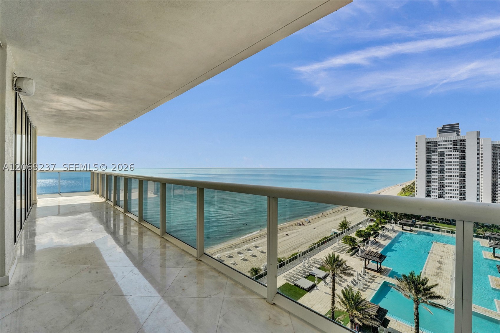 image Beach Club 257