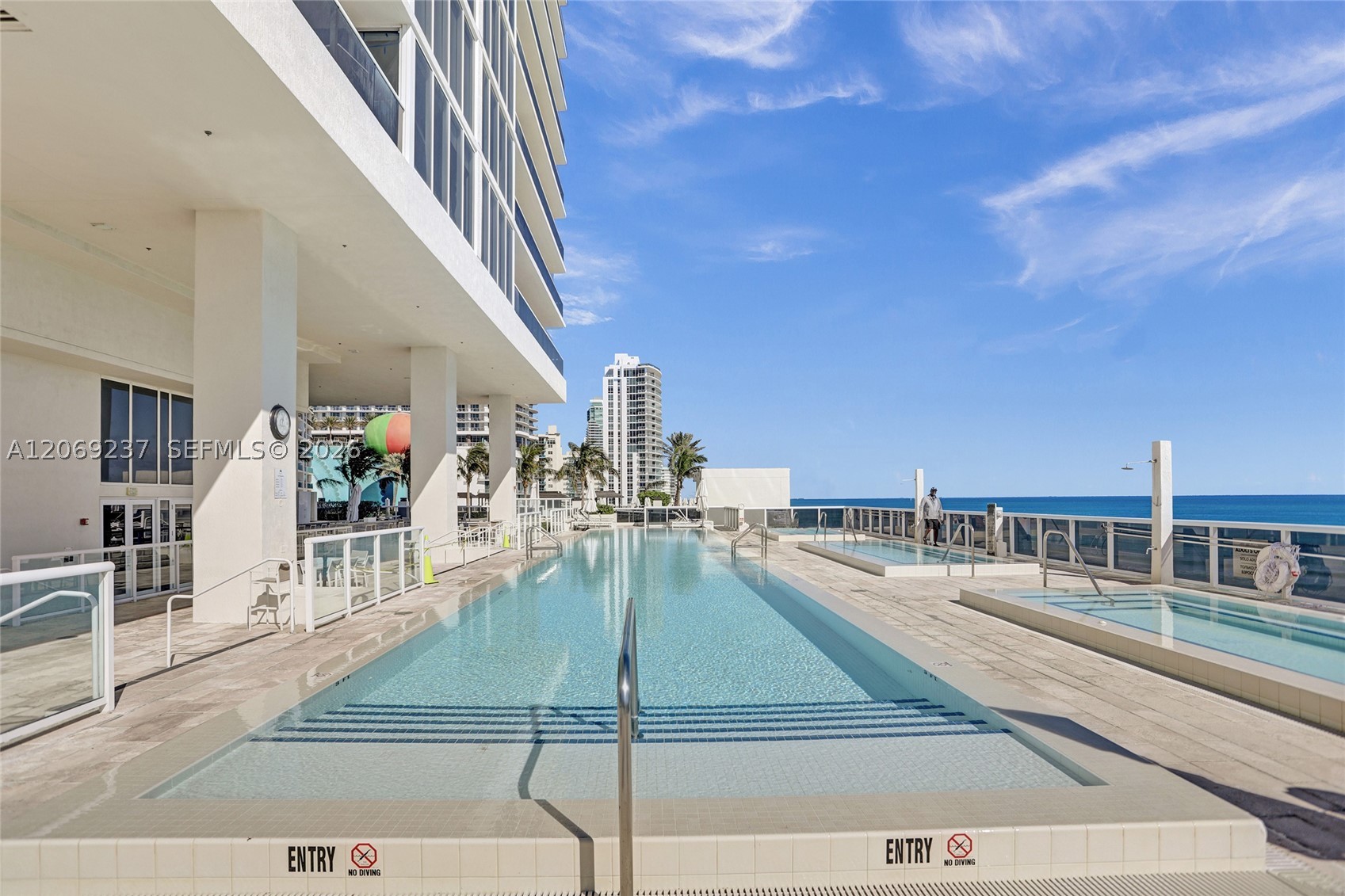 image Beach Club 273