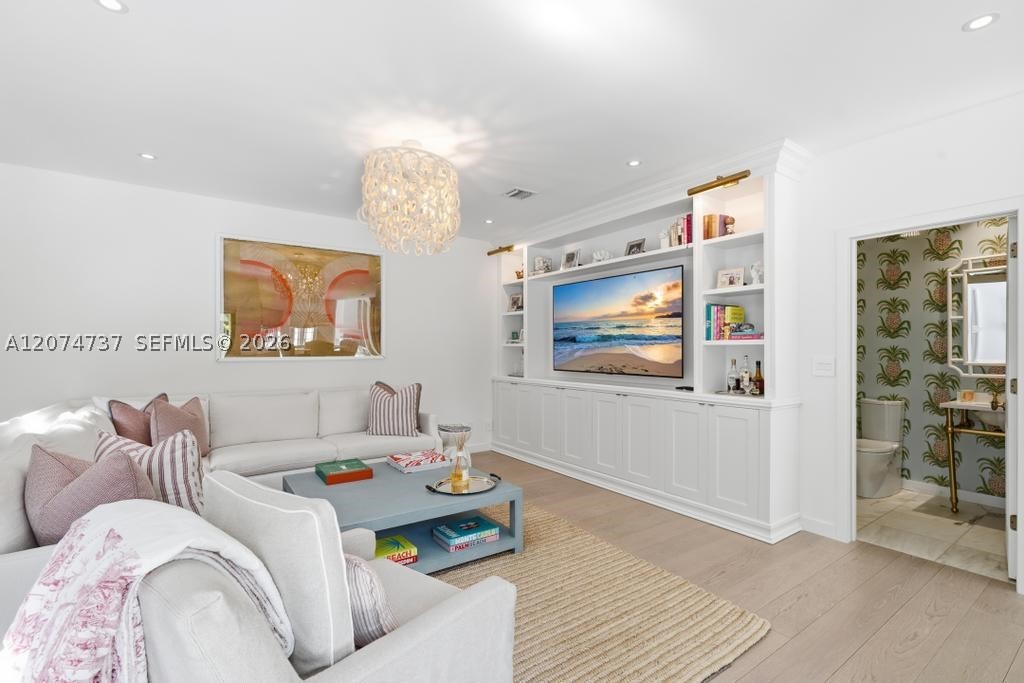 2532 NW Lake Ave Miami Beach, FL 33140