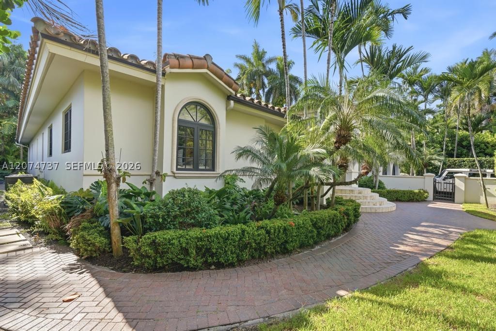 2532 NW Lake Ave Miami Beach, FL 33140