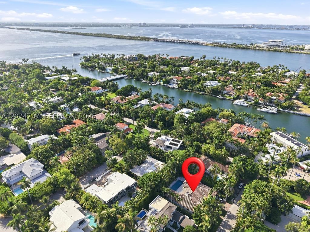 2532 NW Lake Ave Miami Beach, FL 33140