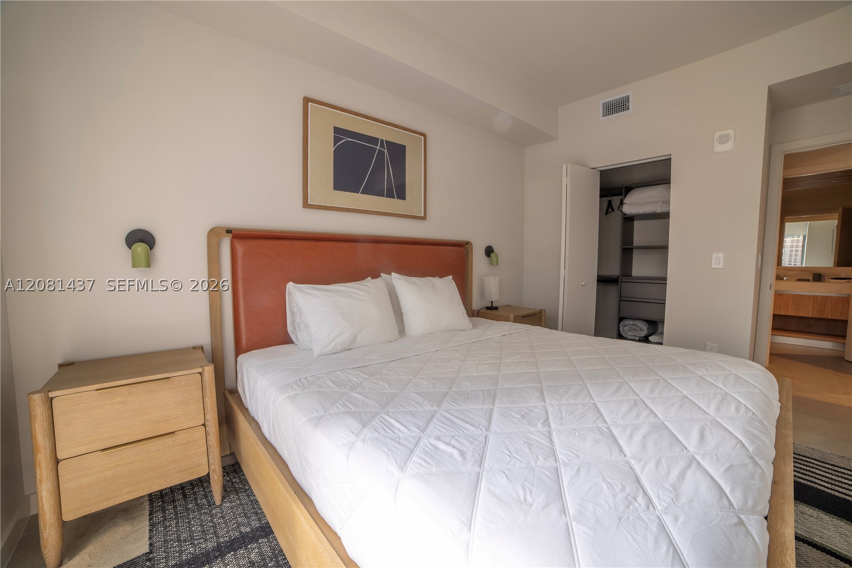 11 NE 6th #1403 Miami, FL 33132