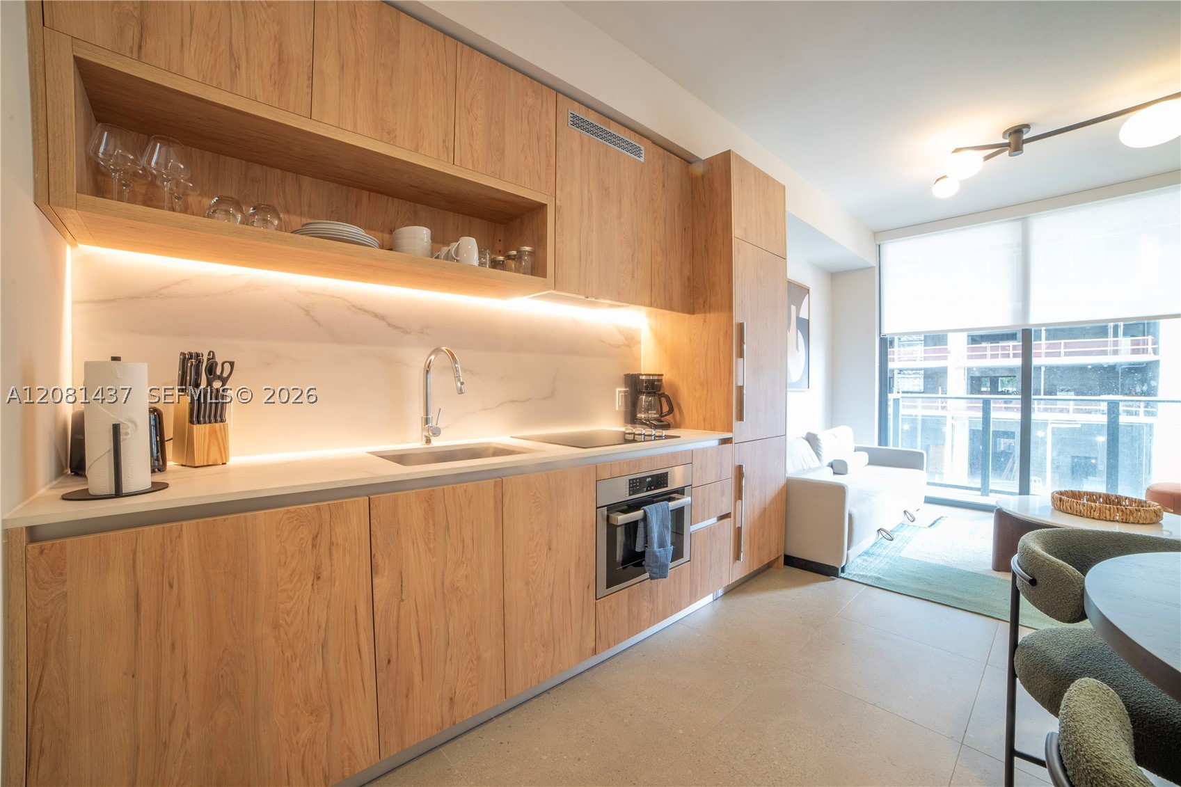 11 NE 6th #1403 Miami, FL 33132