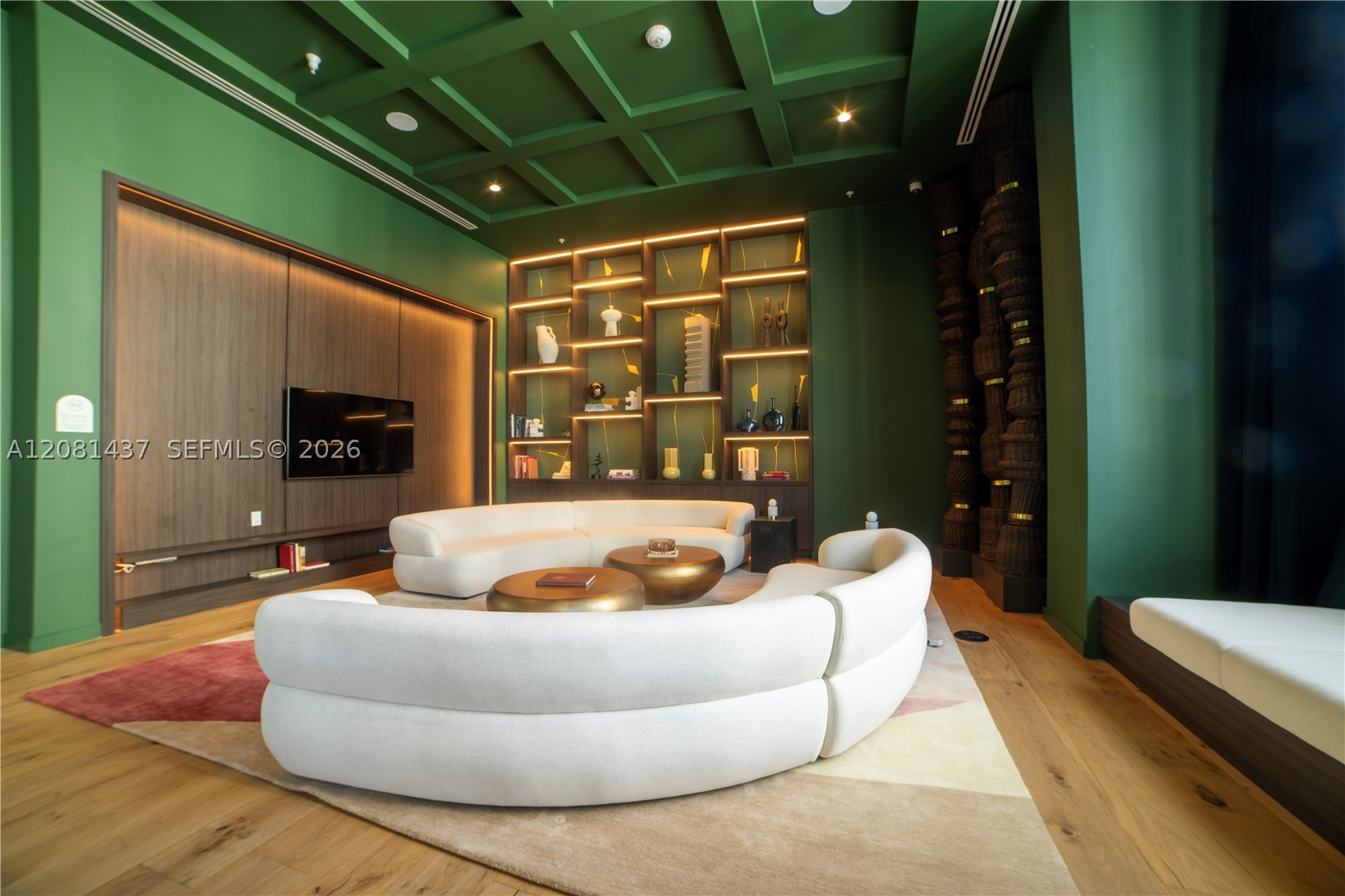 11 NE 6th #1403 Miami, FL 33132