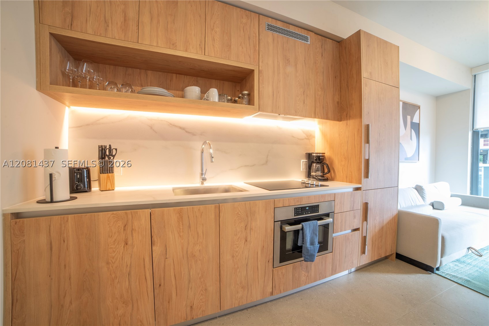 11 NE 6th #1403 Miami, FL 33132