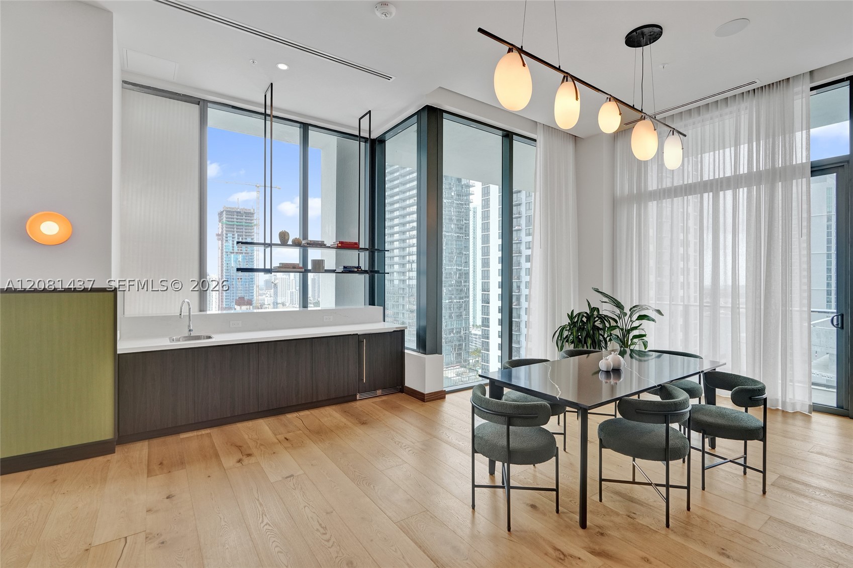 11 NE 6th #1403 Miami, FL 33132