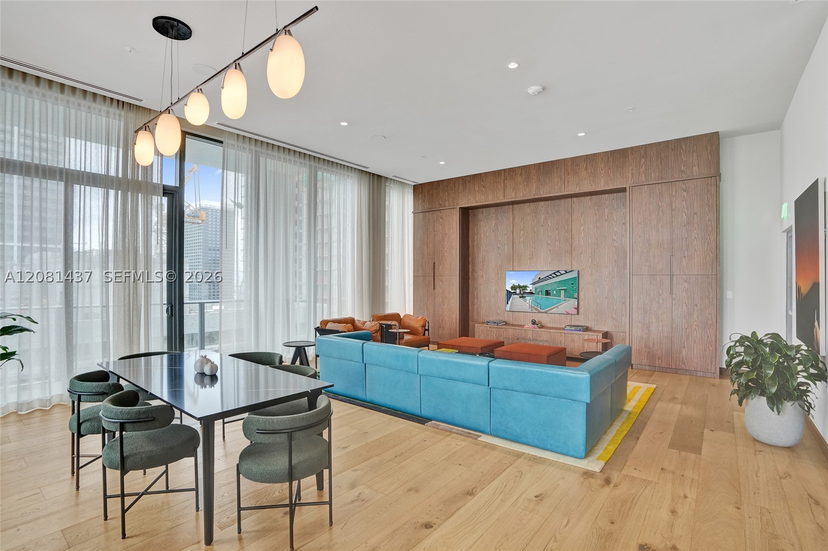 11 NE 6th #1403 Miami, FL 33132