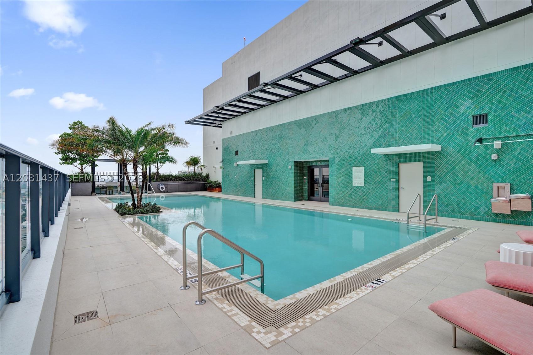 11 NE 6th #1403 Miami, FL 33132