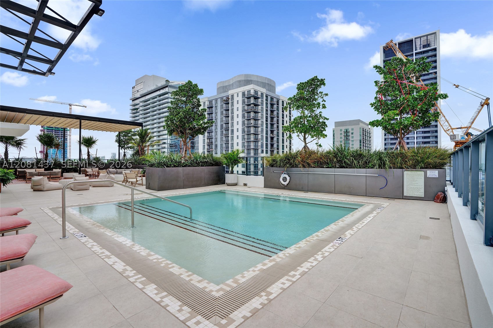 11 NE 6th #1403 Miami, FL 33132