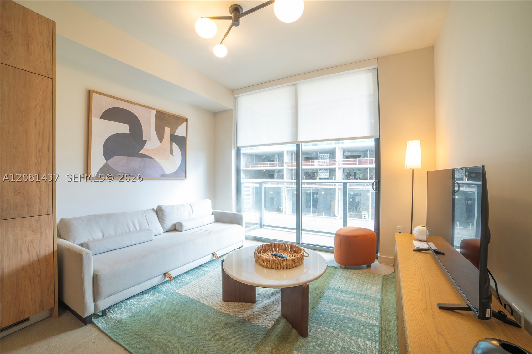 11 NE 6th #1403 Miami, FL 33132