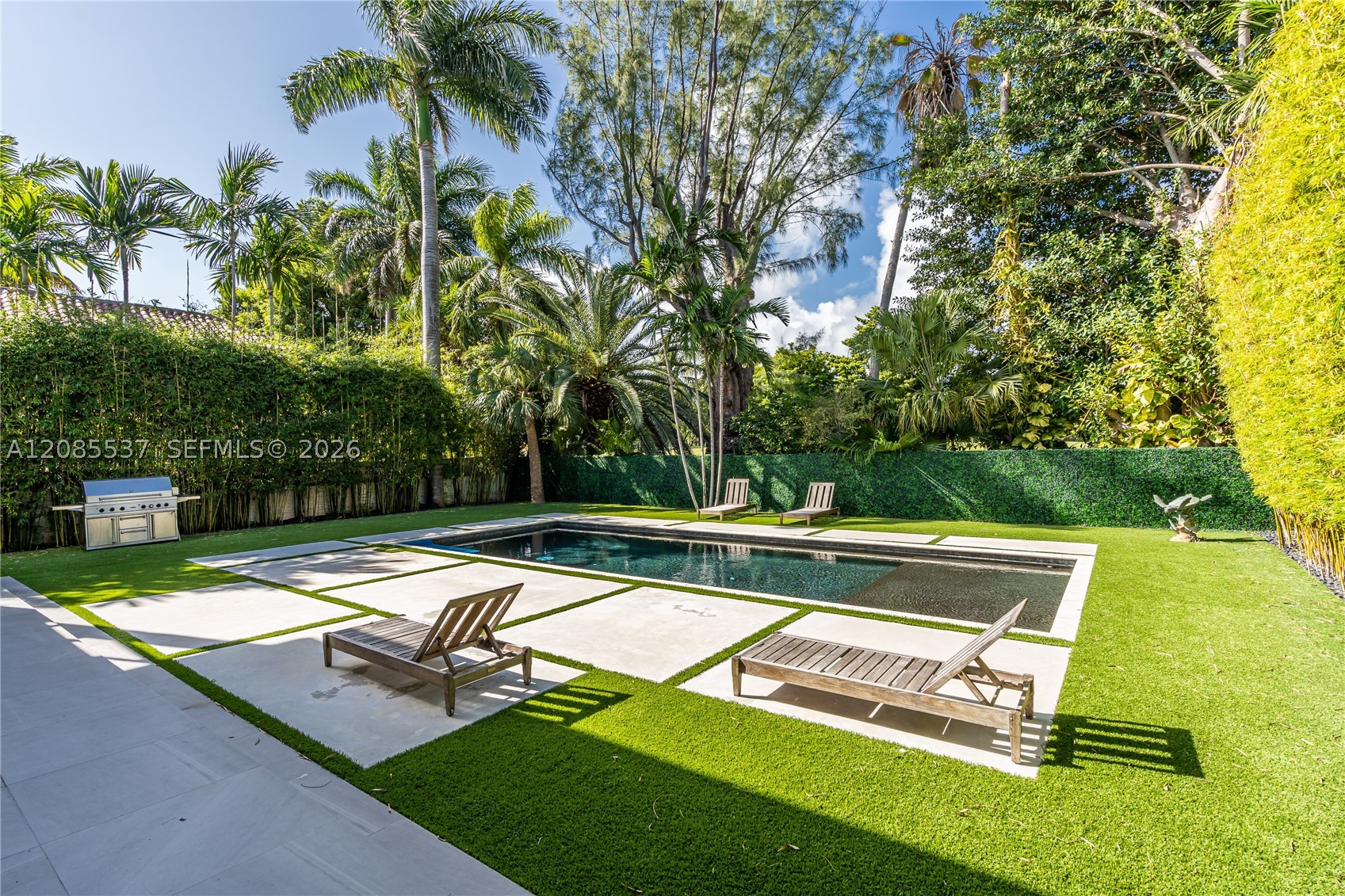 2802 Prairie Ave Miami Beach, FL 33140
