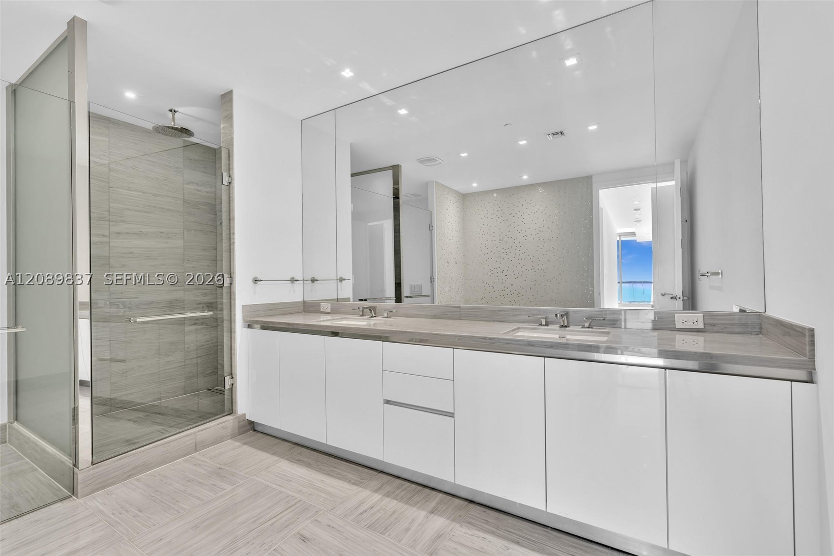 image Jade Signature15