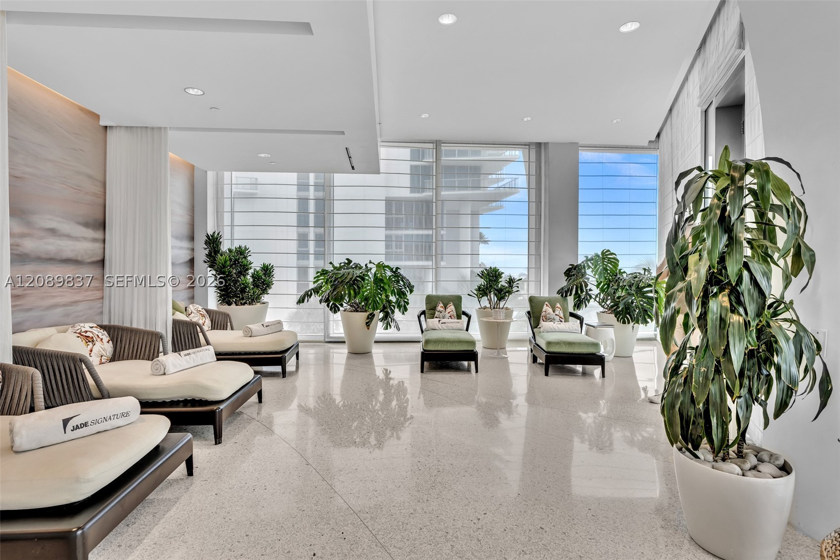 image Jade Signature30