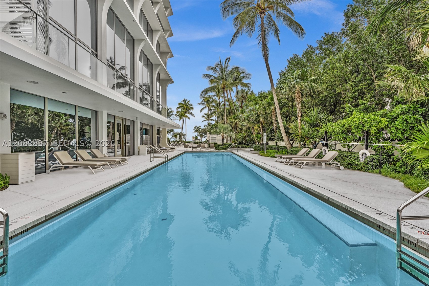 image Jade Signature35