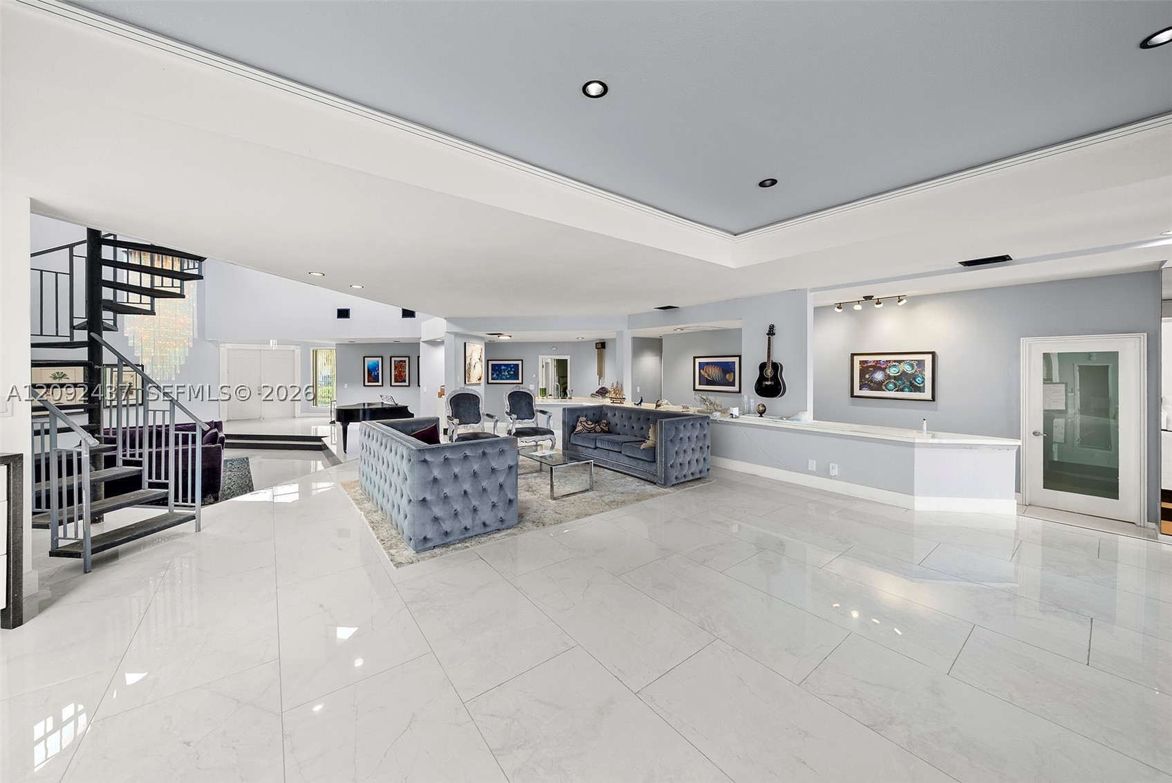 507 Palm Dr Hallandale Beach, FL 33009