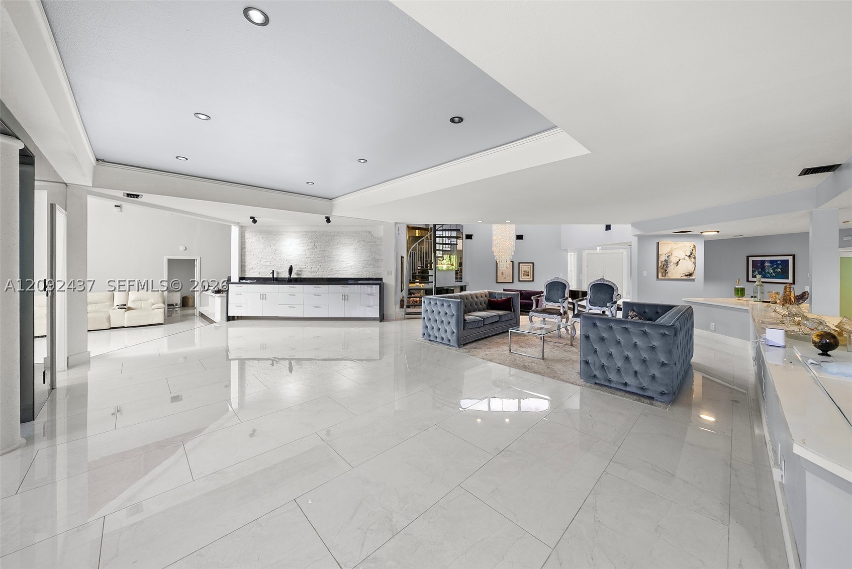 507 Palm Dr Hallandale Beach, FL 33009