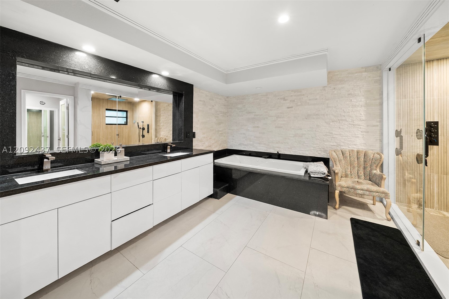 507 Palm Dr Hallandale Beach, FL 33009